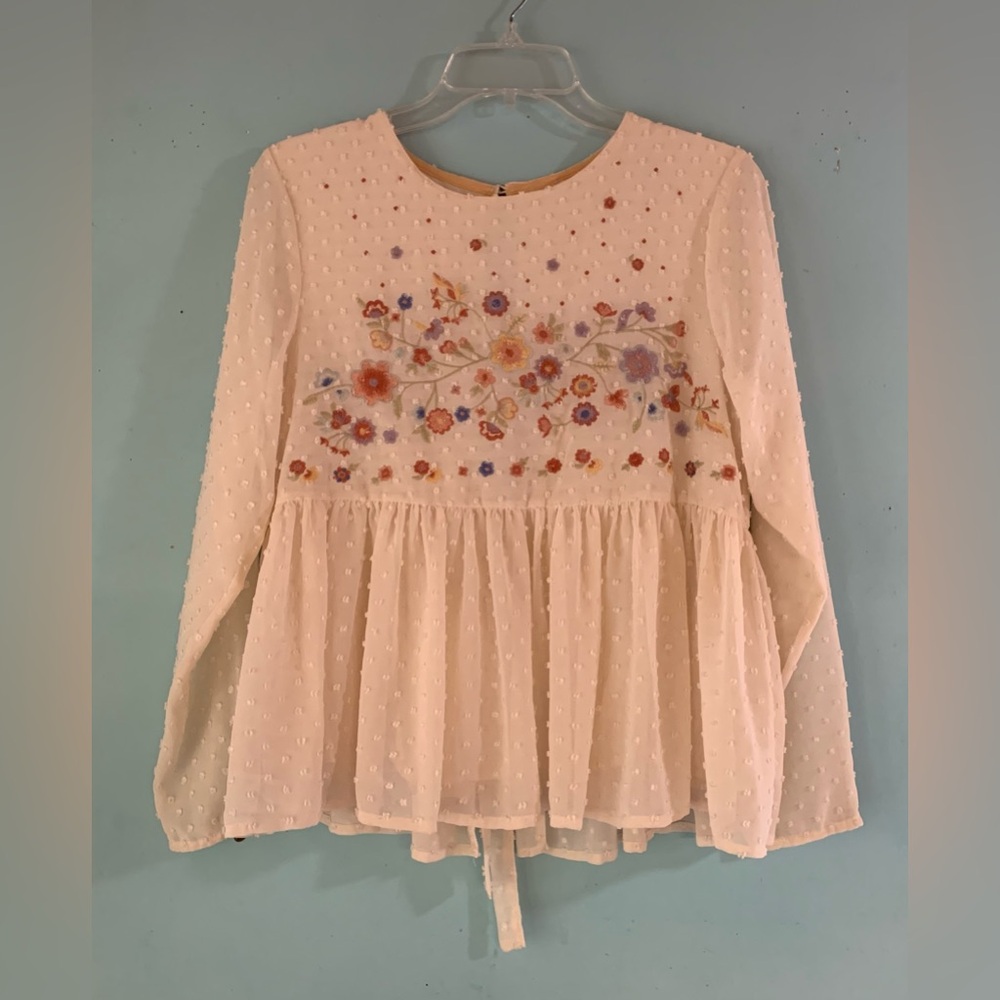 Taylor & Sage Swiss dot embroidered top, size M